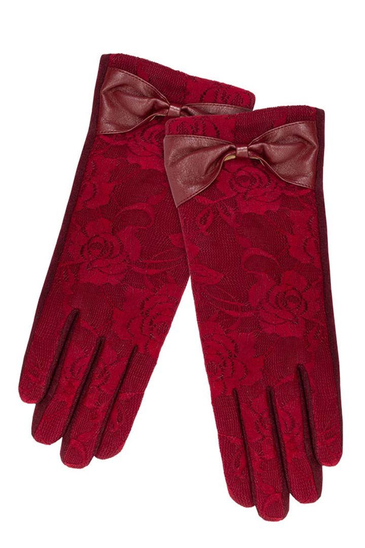 How to Wear Wiggle Style Dresses and Skirts