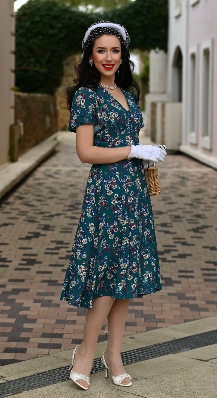 Empire Line Ditsy Print Tea Dress Ditsy Print Empire Waist Midi Dress For Women At Kuwait Empire Line Ditsy Print Tea Dress Ditsy Print Empire Waist Midi Dress For Women At Kuwait
