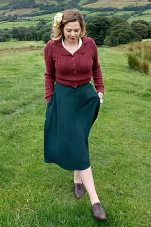 1940s Style Below Knee-length Swing Skirt in Forest Green | 