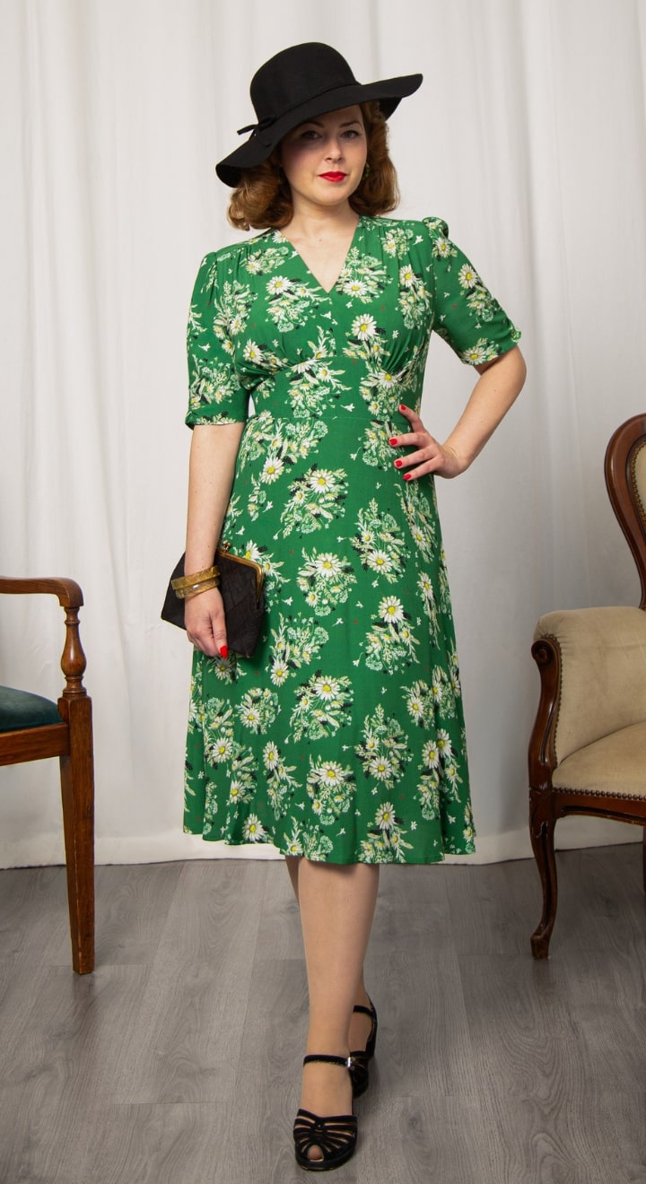 Vintage Inspired Green Floral Knee Length Tea Dress | 1930s & 1940s Style | Weekend Doll Vintage Inspired Green Floral Knee Length Tea Dress | 1930s & 1940s Style | Weekend Doll
