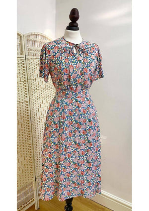 Vintage 1940s Style Crepe Knee length A line Skirt in Pink Floral Print Weekend Doll