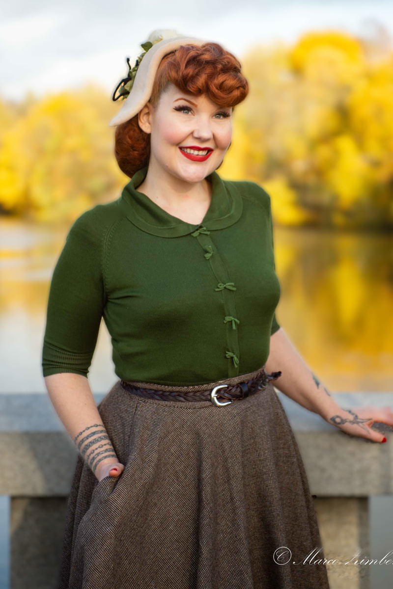 Black cardigan with online belt